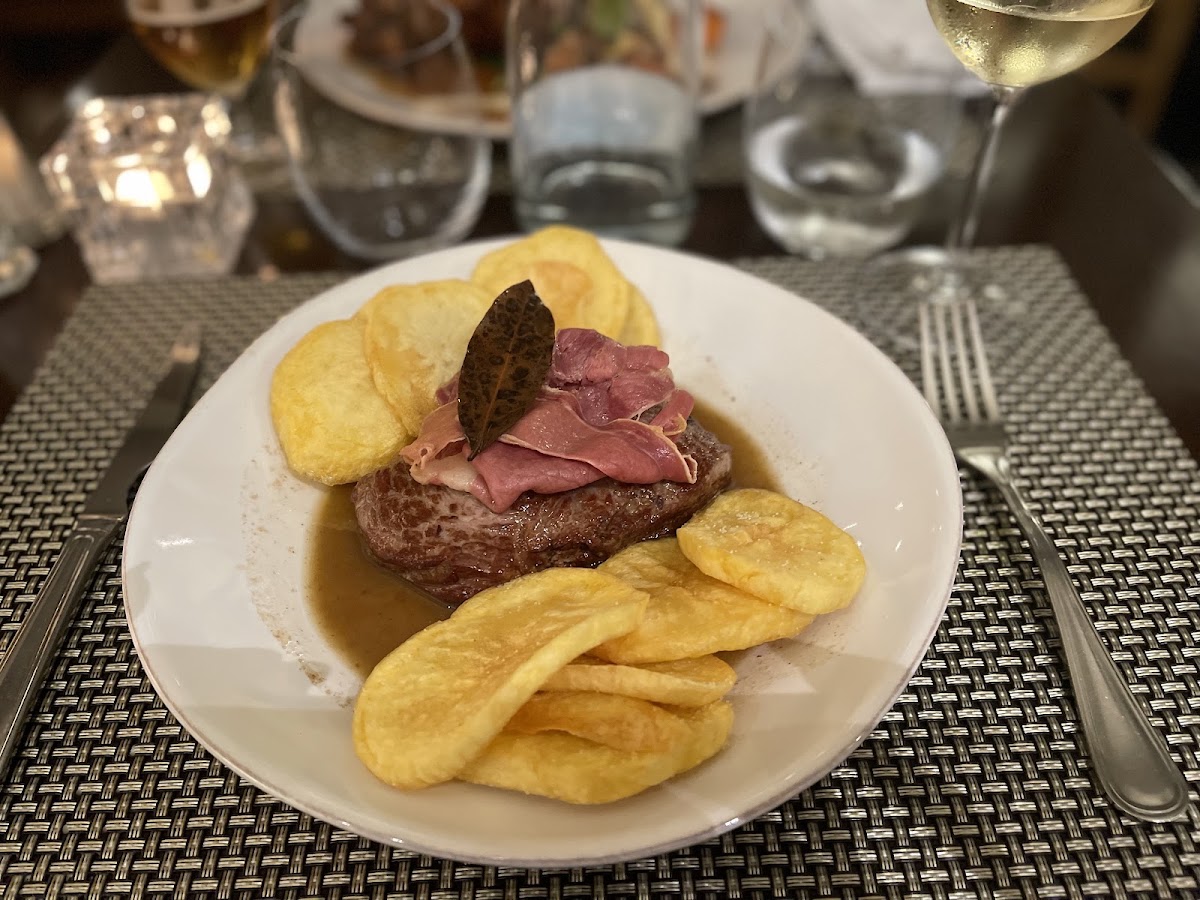 Portuguese steak with rustic potatoes